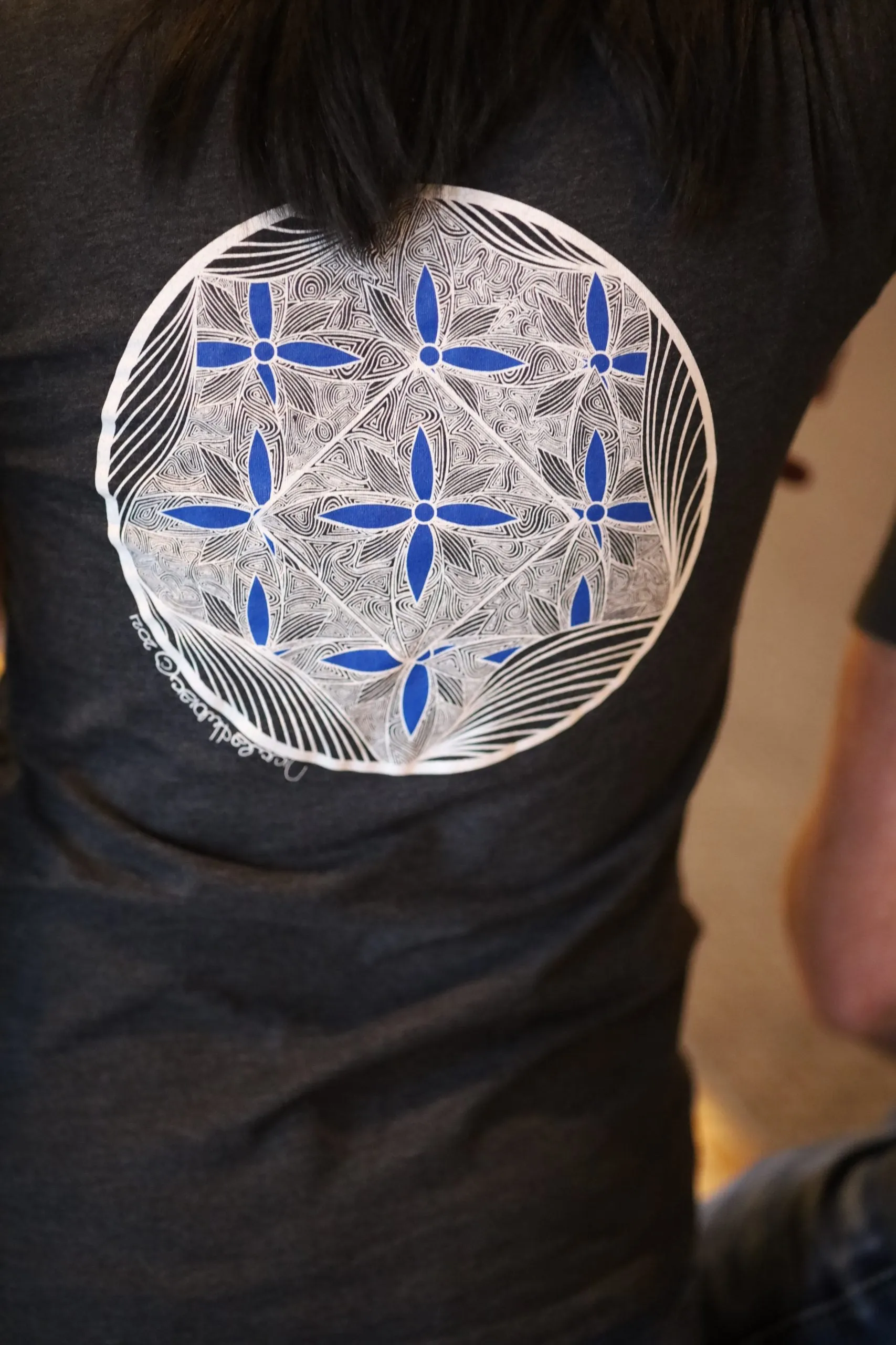 Blue Tangled Flower Hand-drawn Hooded Tee