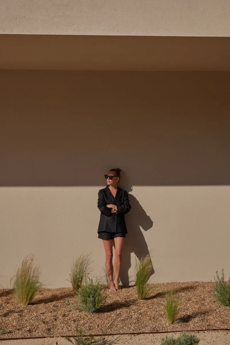 CASSIE BLACK LINEN ROLLED SHORTS