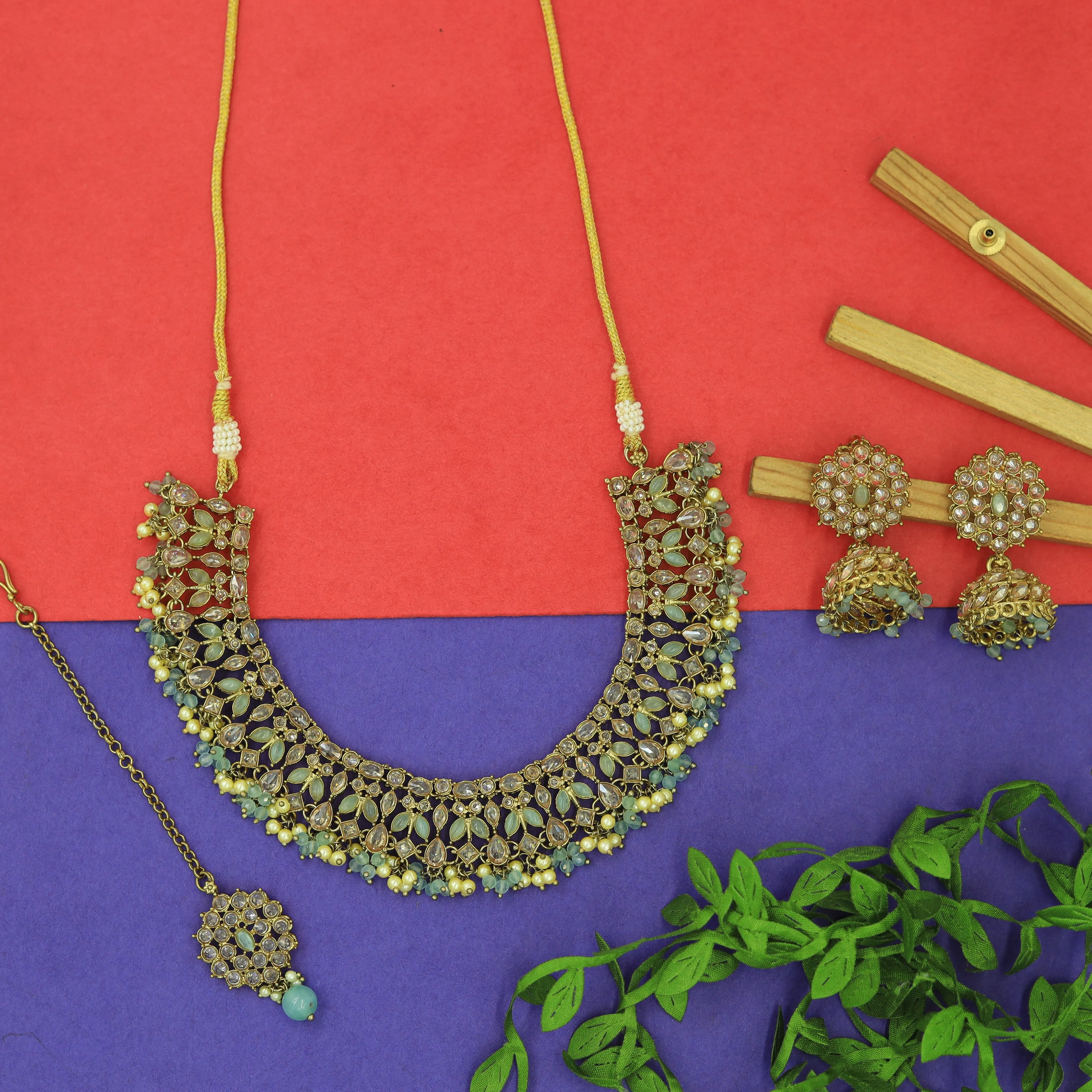 Round Neck Antique Necklace Set 7196-33