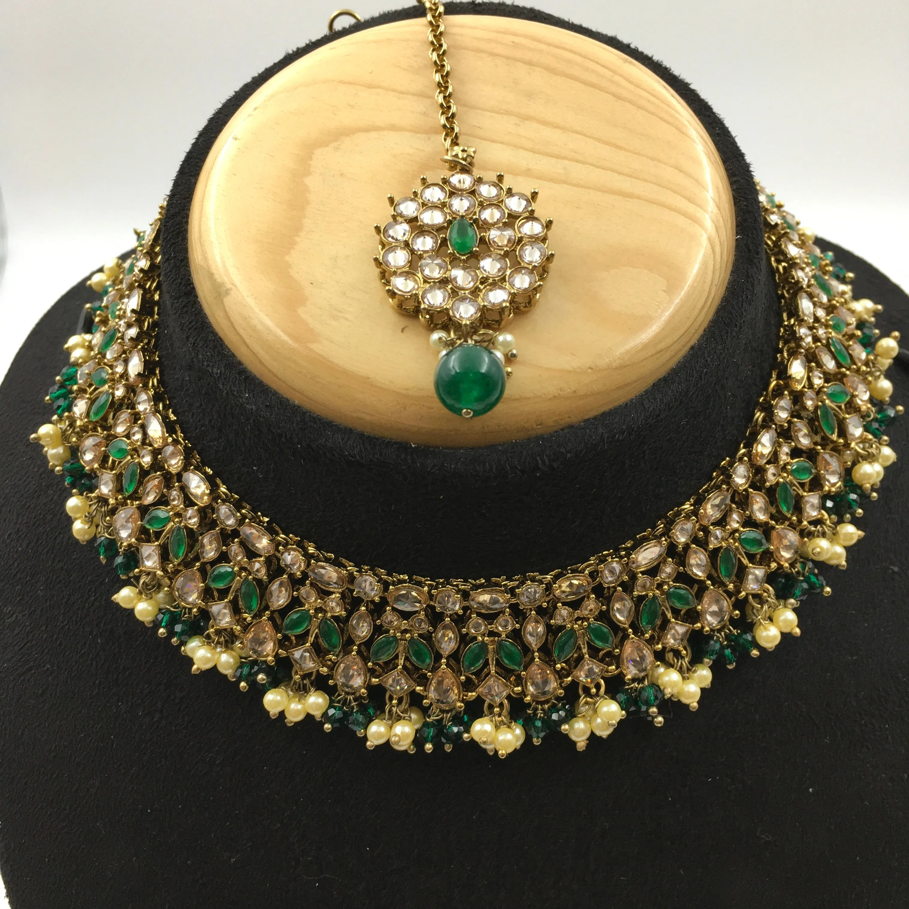 Round Neck Antique Necklace Set 7196-33
