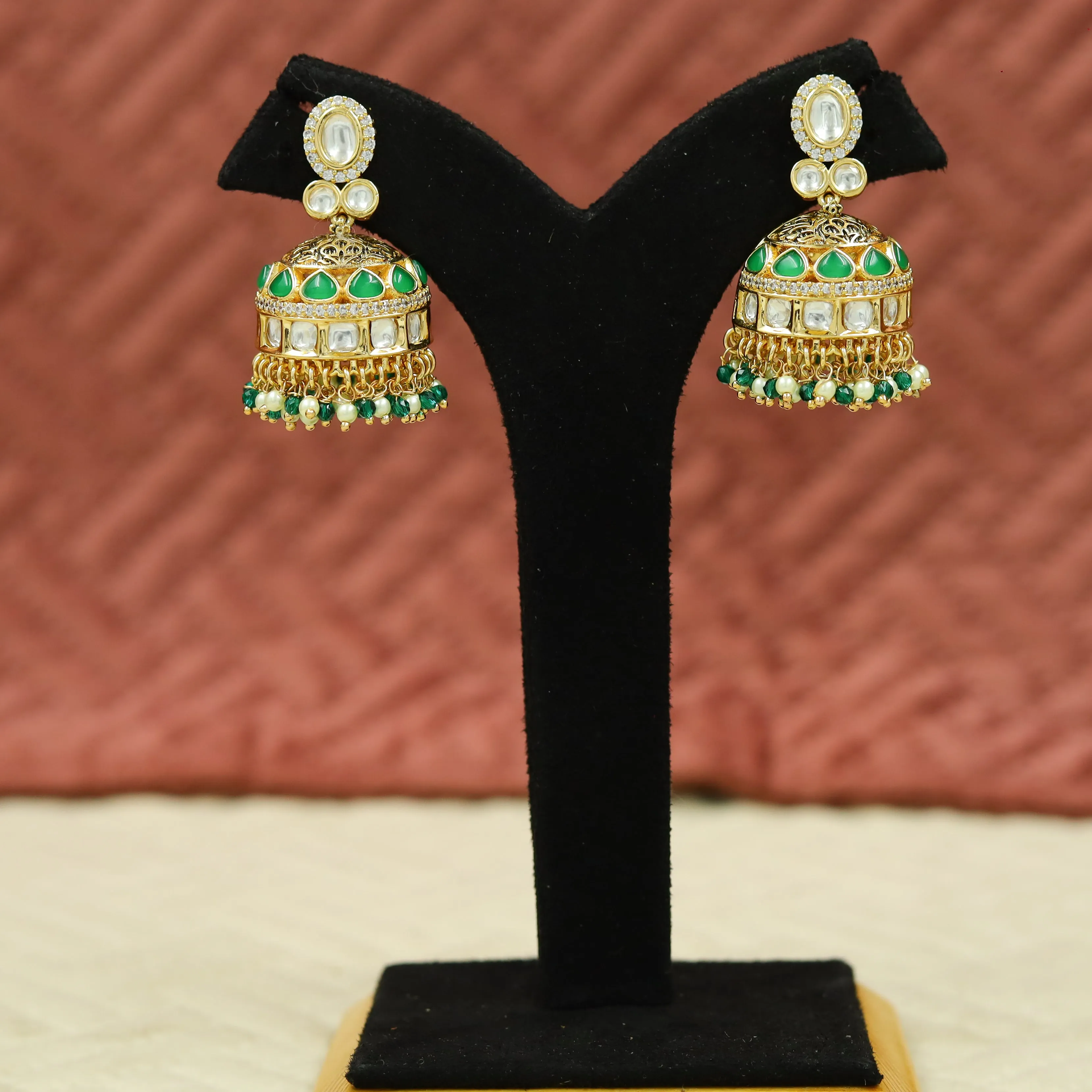 Round Neck Kundan Necklace Set 12172-28