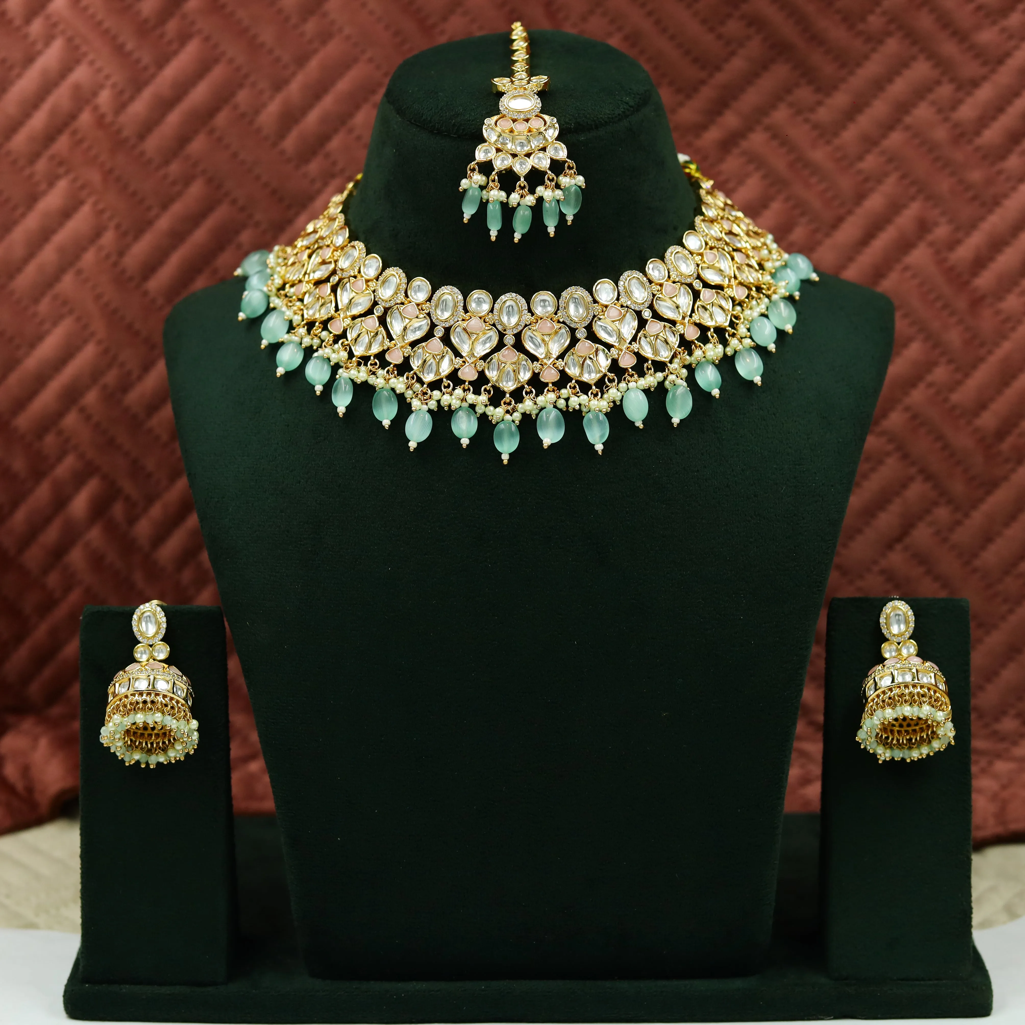 Round Neck Kundan Necklace Set 12172-28