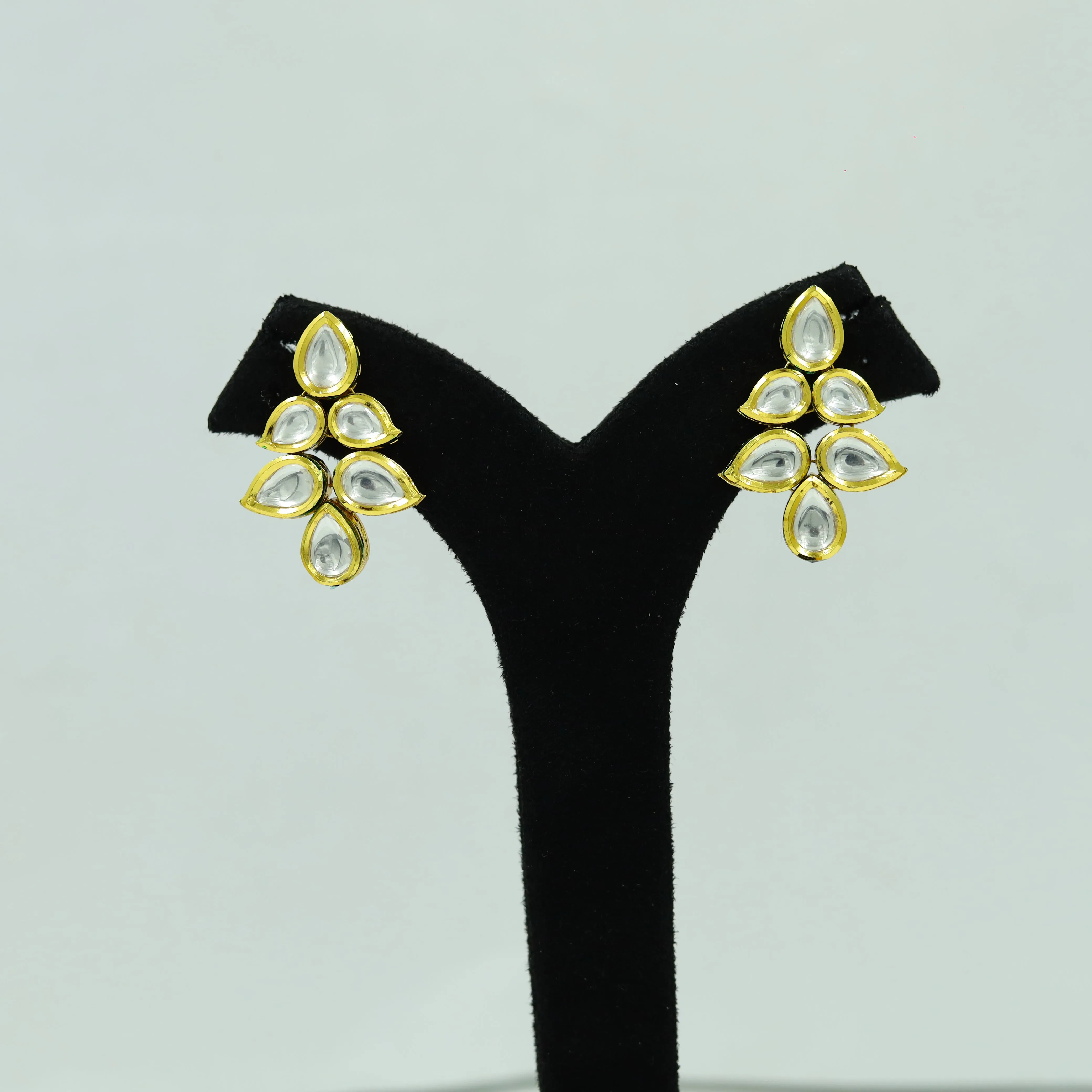 Round Neck Kundan Necklace Set 12180-28